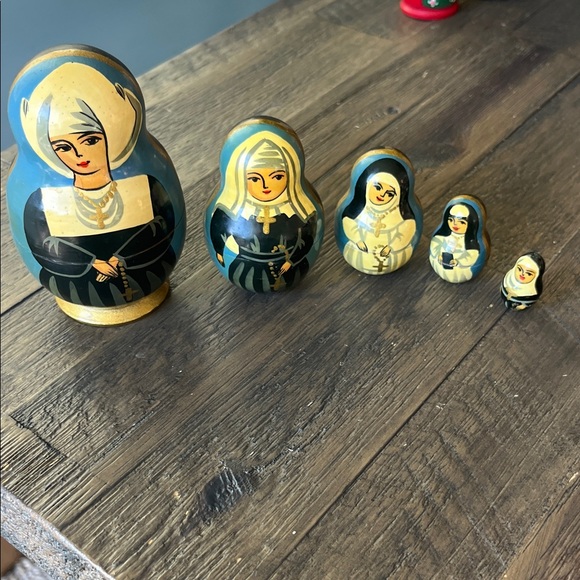 Matryoshka Russian Vintage Nun Set 1998 Signed-Set of 5 - Picture 2 of 16